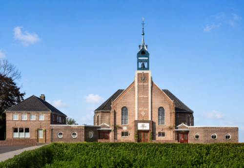 De gereformeerde kerk vormt een oase.